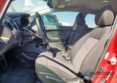 2017 Kia Forte Lx z USA, uszkodzony, nr VIN 3KPFL4A75HE153853